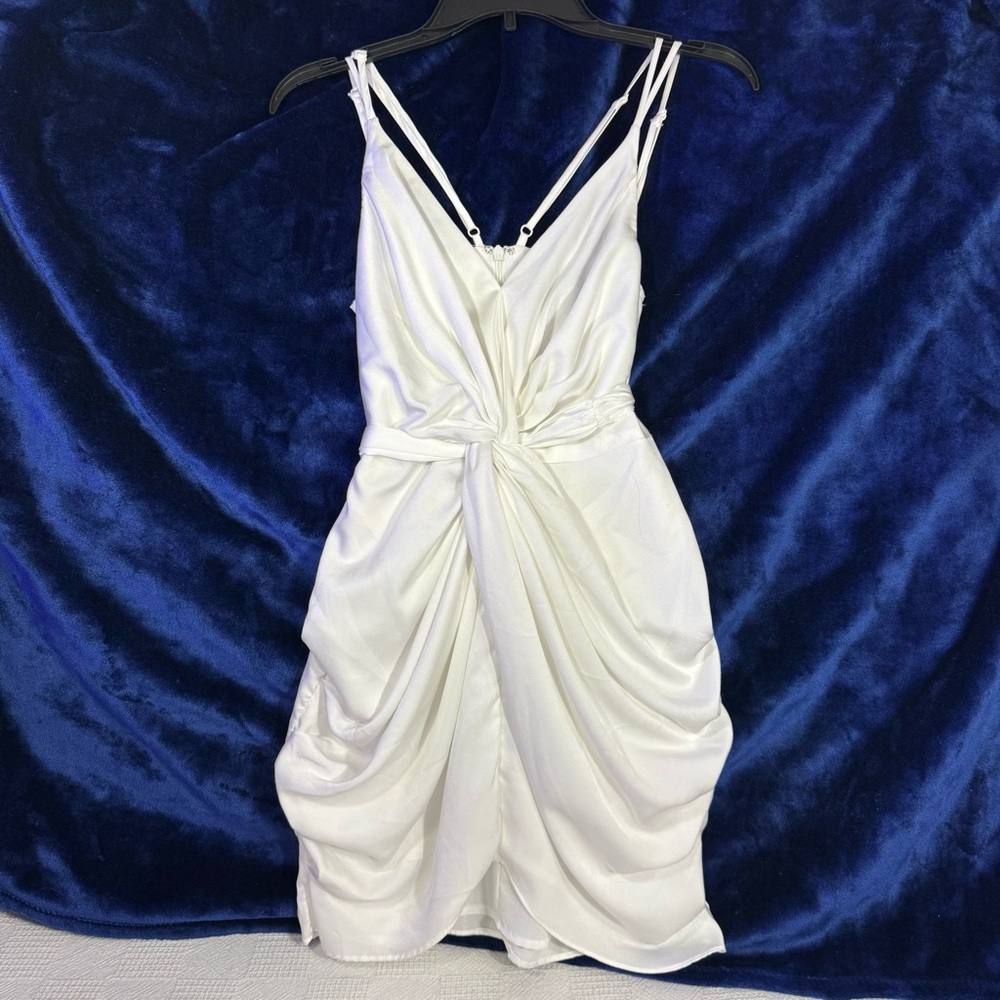 DO + BE GATHERED SATIN MINI DRESS
Elegant White Draped Women's Dress sz small